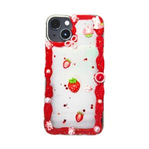 Hotový kryt na mobil vytvořený pomocí DIY sady