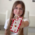 Hotový kryt na mobil vytvořený pomocí DIY sady 2