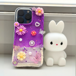 Květinový kryt na mobil s dekorační figurkou – výsledek DIY tvoření